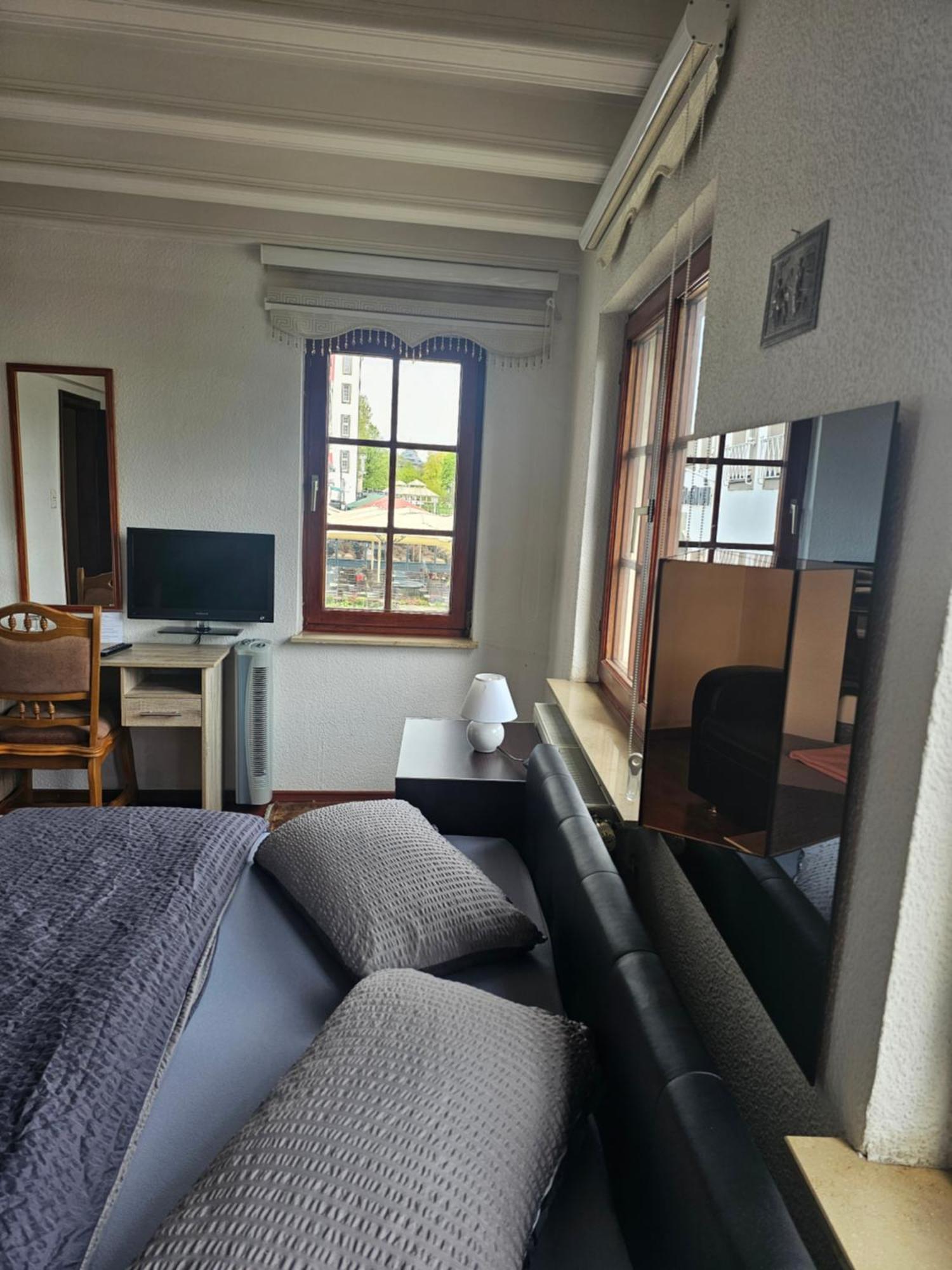 Haus Enteresan Aparthotel Köln Eksteriør bilde